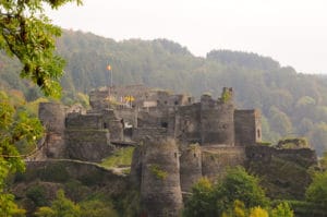 Burchtruïne La Roche - foto: Edgard Verhasselt