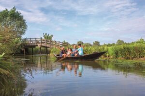 Bootjevaren door de moerassen - foto: Toerisme Saint-Omer