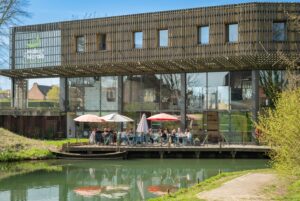 Stemmig terras in Saint-Omer - foto: Tourisme en Pays de Saint-Omer